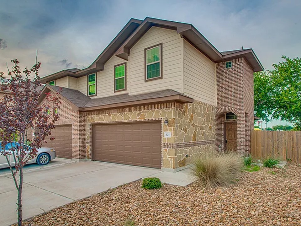 Bastrop, TX — Duplex