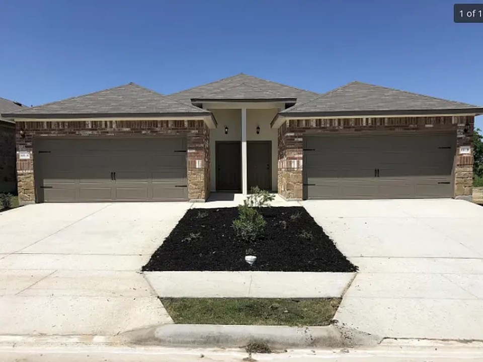 Buda, TX — Duplex