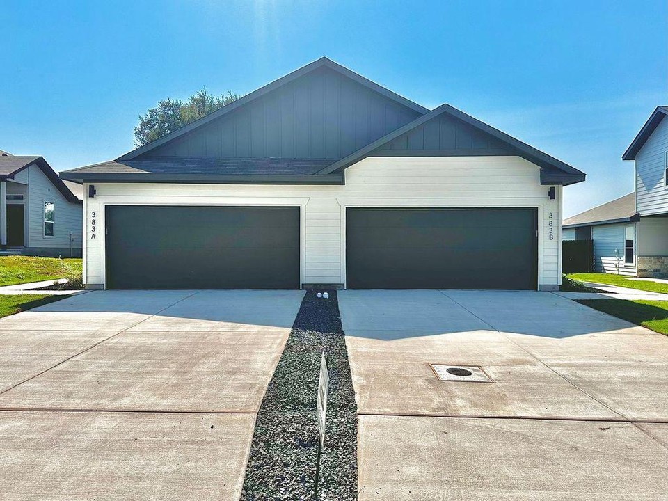 Buda, TX — Duplex